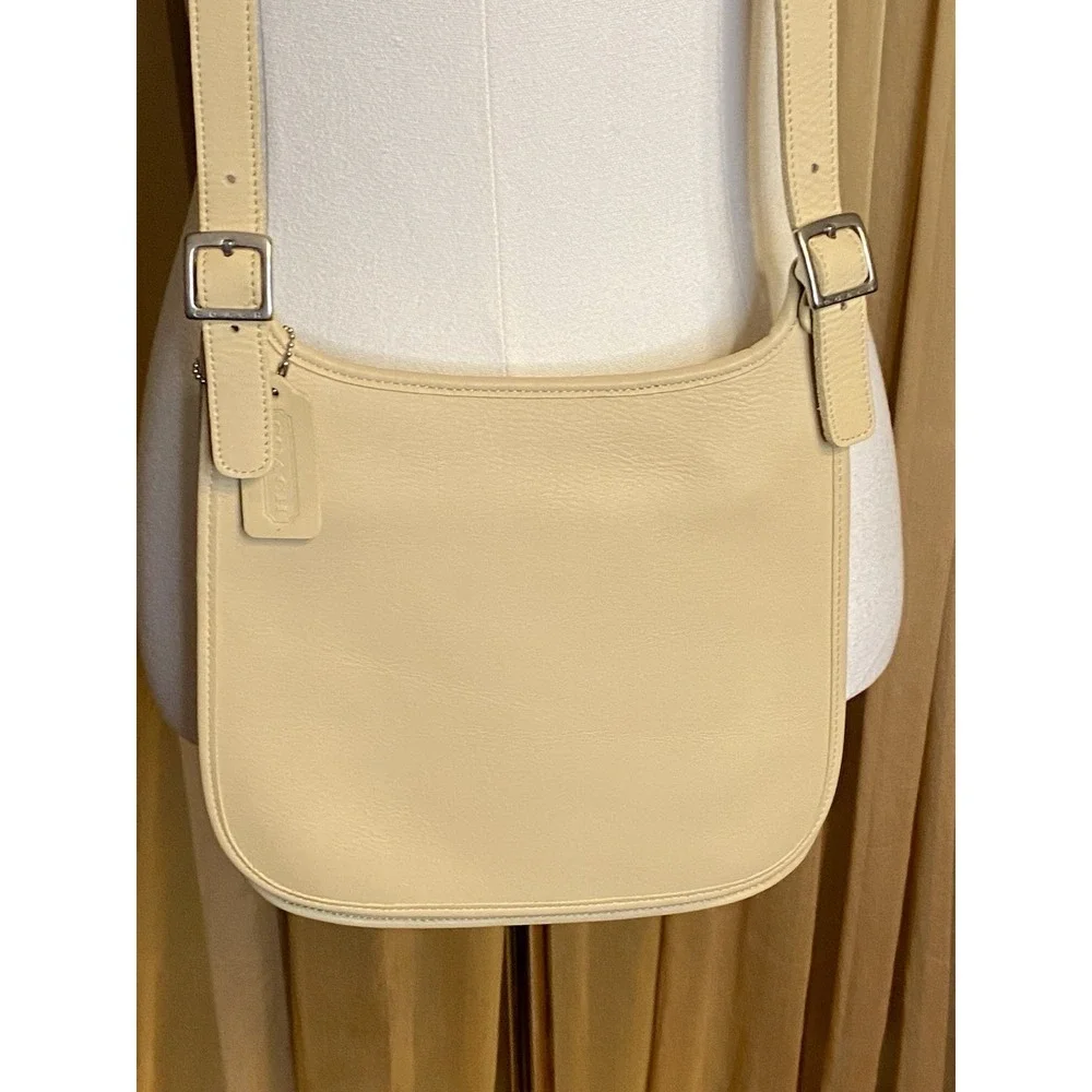 Vintage COACH 9135 Saddle Flap Crossbody bag 100 % Leather Brand New W/o Tags